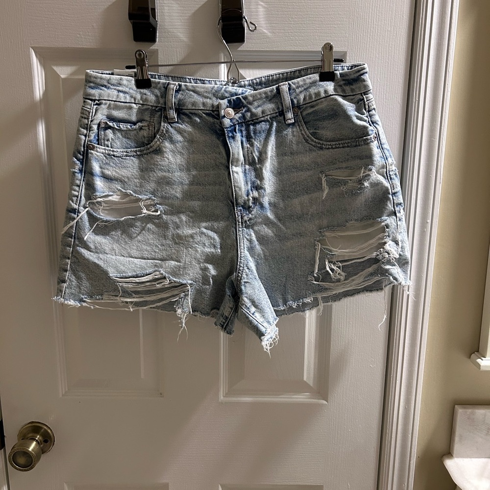 American Eagle Outfitters Light Blue Curvy Mom Jean Shorts